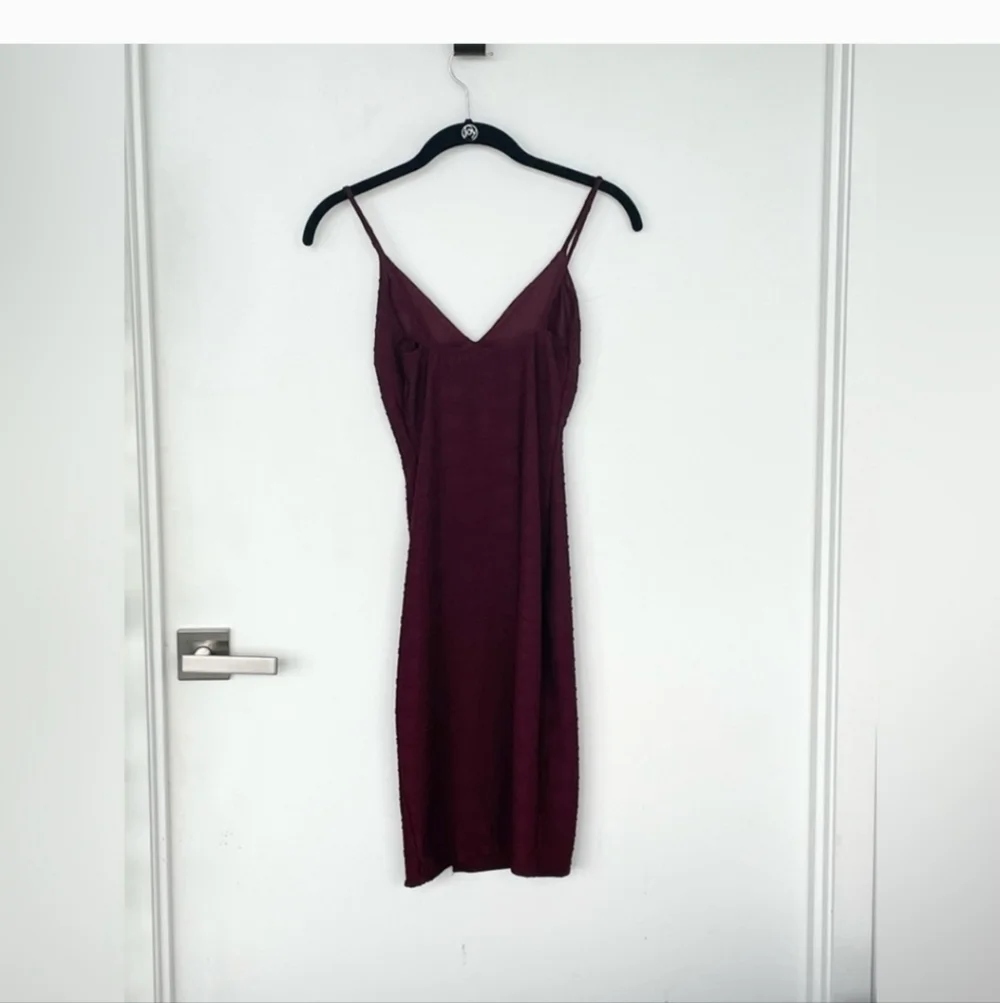 Elegant Burgundy Spaghetti Strap Dress